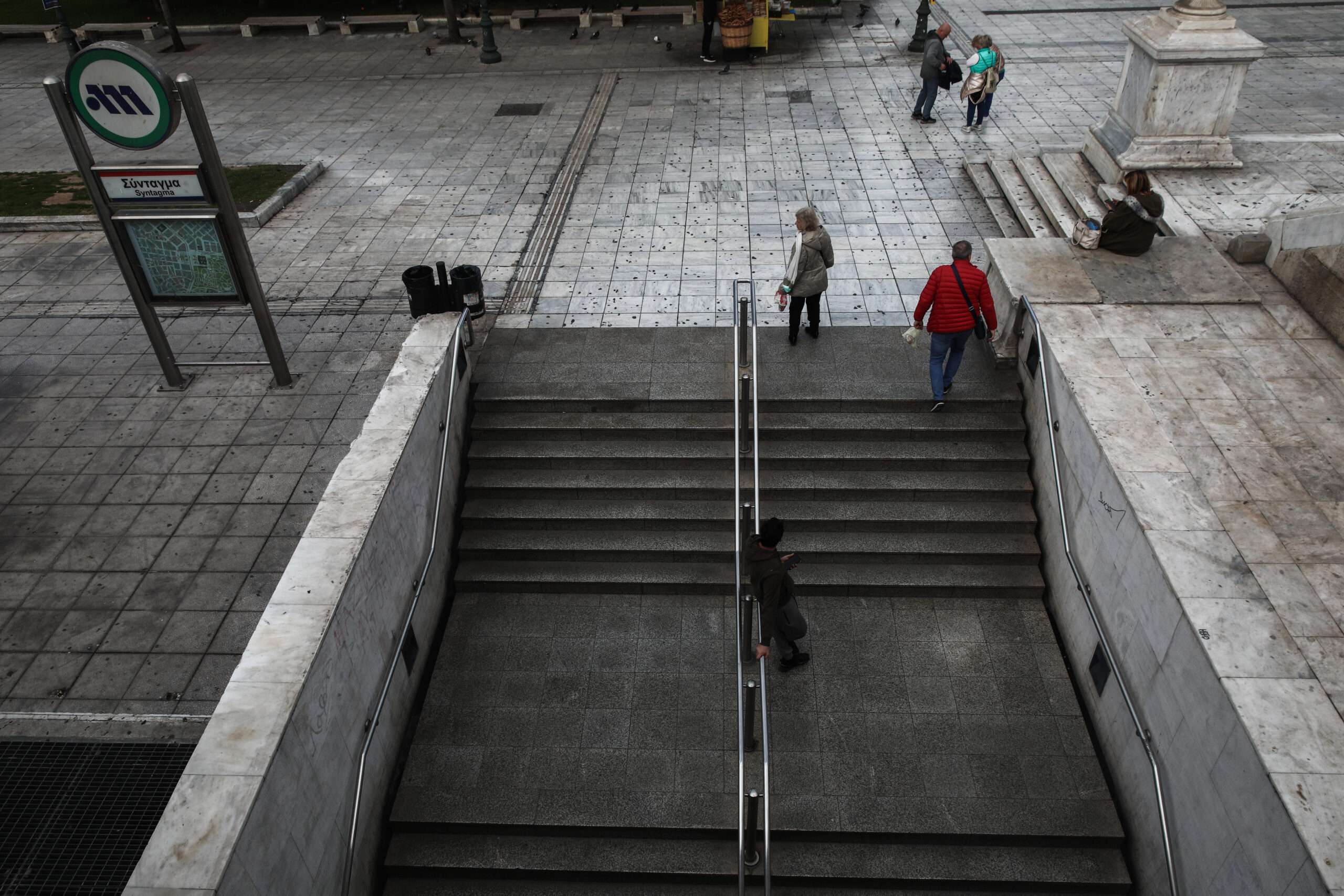 ΣΤΑΣΗ ΕΡΓΑΣΙΑΣ ΣΤΑ ΜΕΣΑ ΜΑΖΙΚΗΣ ΜΕΤΑΦΟΡΑΣ(ΓΙΑΝΝΗΣ ΠΑΝΑΓΟΠΟΥΛΟΣ/EUROKINISSI)