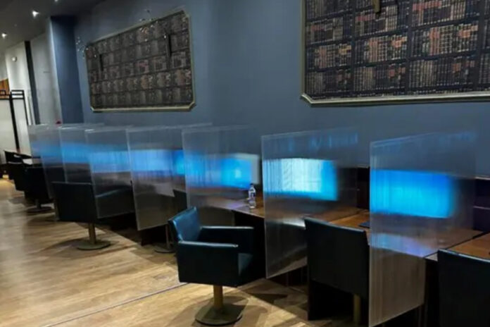 28b0f78b0f0e02d825a00f2b6e02f33e L