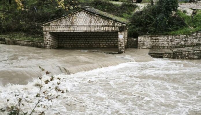 46653d7f120d36a3b4bc8c5639cb1687 L