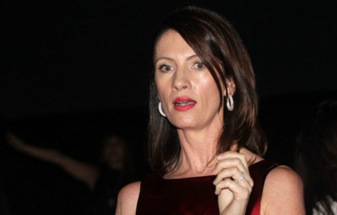 83853efa321805ba4632638208fe3e71 L