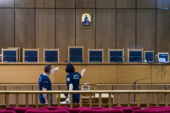 bf43efee4a836c4cef1f4d9e720ad32f L