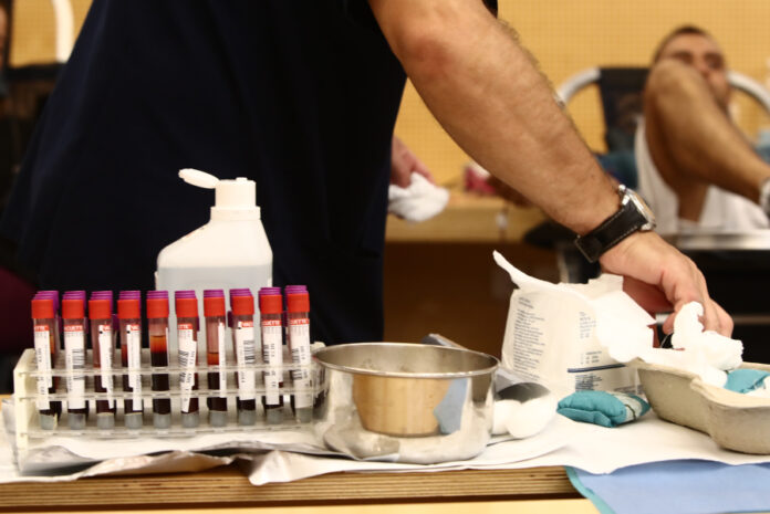 18a5aff025a1a458fd06fae34d0bb279 L