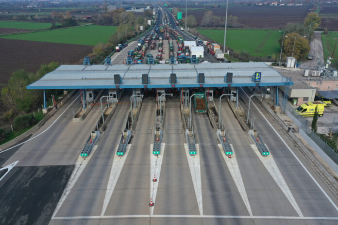 436816601ddf5260d8389c8286629e76 L