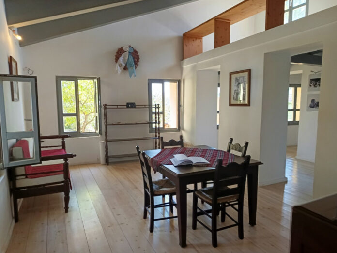 7698c5cf04b8c9febbef22832d95e73d L