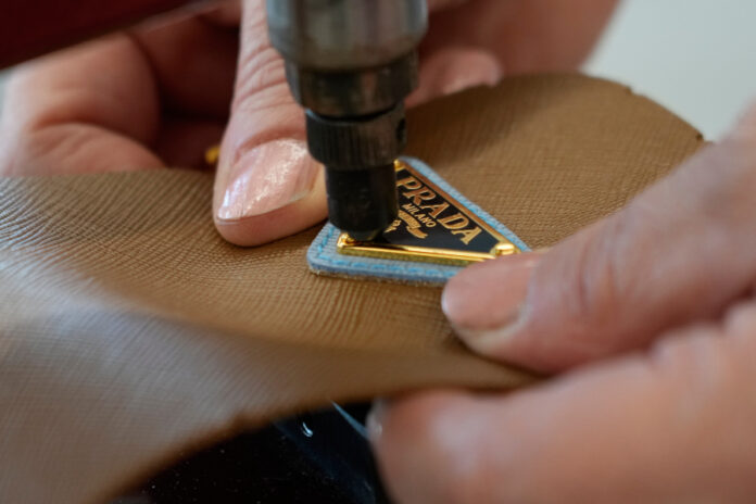 b421d33dce1cbf2564289c6425bfe2bd L