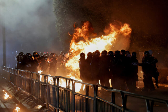 b54a93baa1f49e007fa870ffe5058111 L