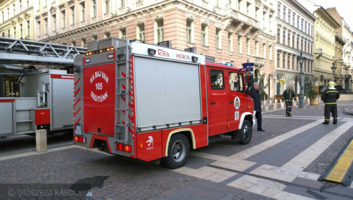 e42c5e2aa0abac9ce0f81ab7f0d34981 L